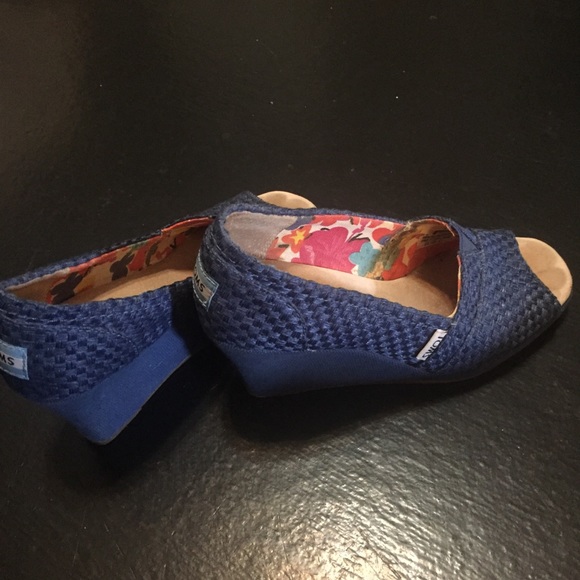 Toms Blue Wedges 6 - Picture 3 of 3